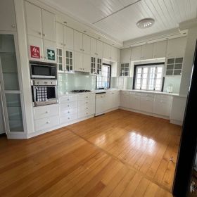 HOUSE 3
